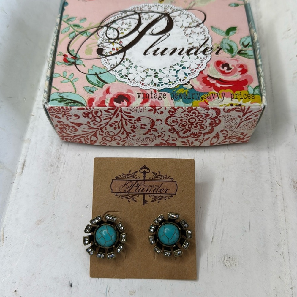 Plunder Design Vintage earrings New